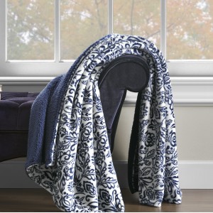 Darby Home Co Pirro Damask Print Throw DRBH7201